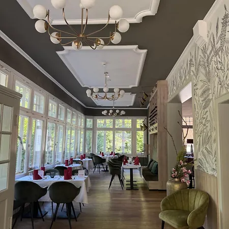 Waldhotel *